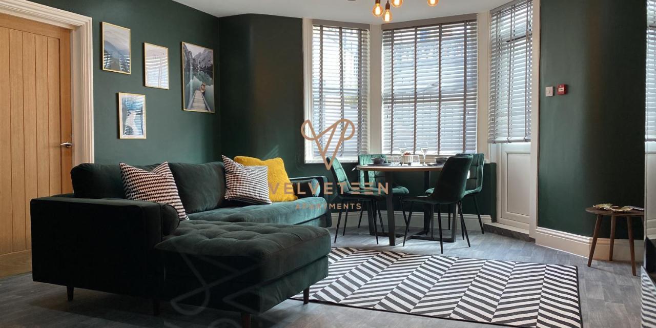 Daire Velveteen By The V Group *